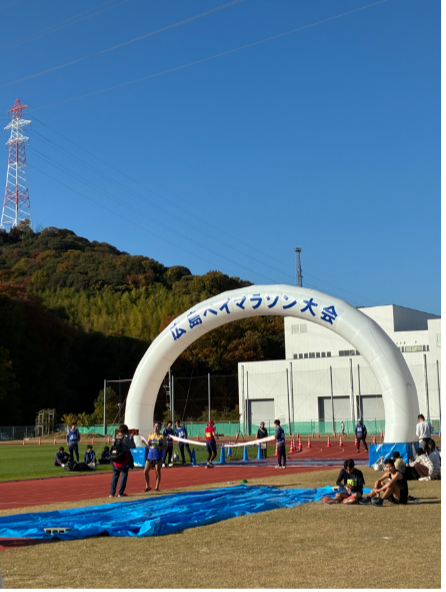 広島ベイマラソン大会で紙コップ回収活動を実施